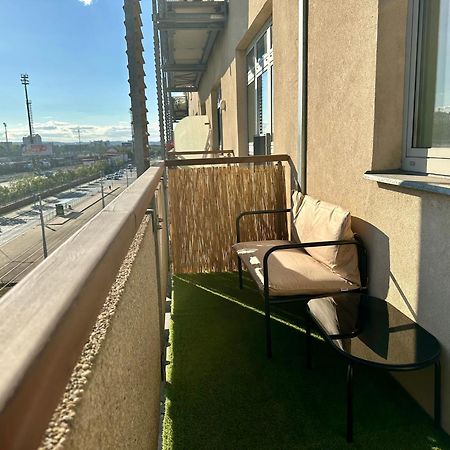 Apartment Ceskomoravska - O2 Arena 布拉格 外观 照片